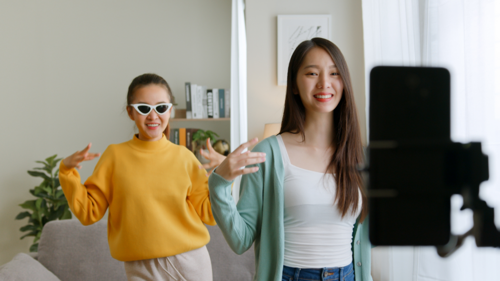 A tiktoker collaborating with other creators to promote the shoot location.